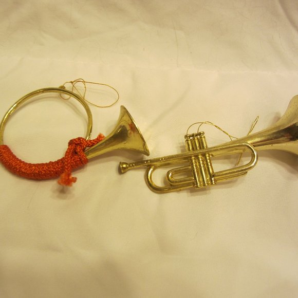 VTG 70'S PAIR OF PLASTIC HORNS ORNAMENTS $8 Details Condition Used - Good Color - Picture 1 of 4